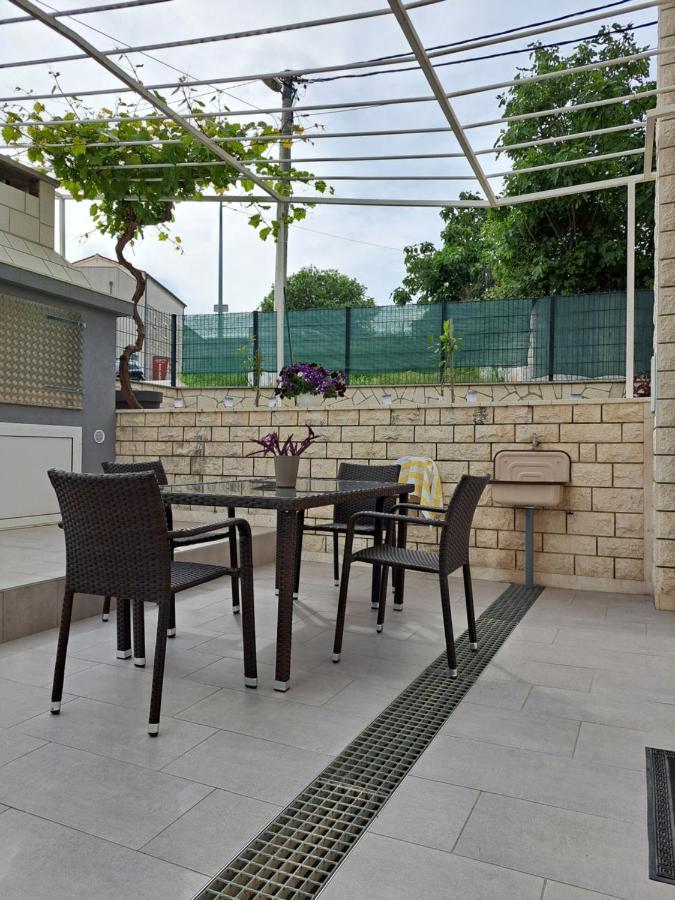 Apartment Deni Солин Екстер'єр фото